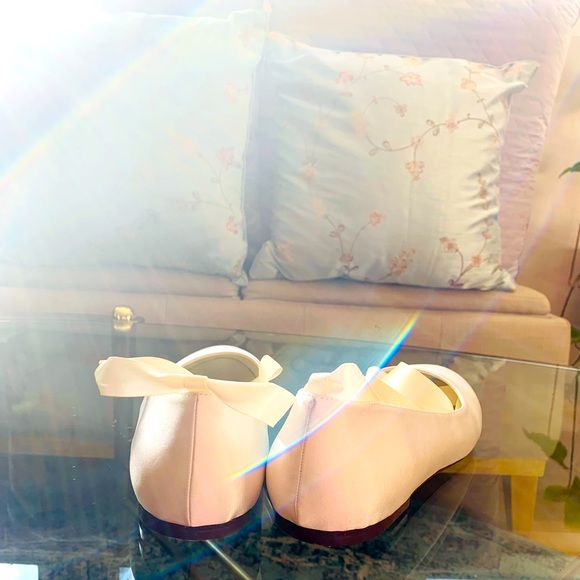 ✨Elegant Park✨ White Satin Round Toe Ballet Flat W/Removable Satin Ribbo… - Picture 6 of 16